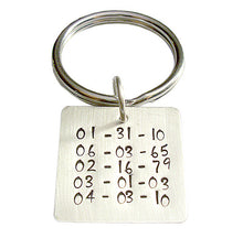Load image into Gallery viewer, Personalized Save the Date Keychain