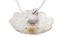 Load image into Gallery viewer, Hammered Flower Charm