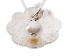 Load image into Gallery viewer, Hammered Flower Charm with Pearl Necklace
