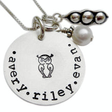 Load image into Gallery viewer, Personalized Peas in a Pod Mommy Necklace
